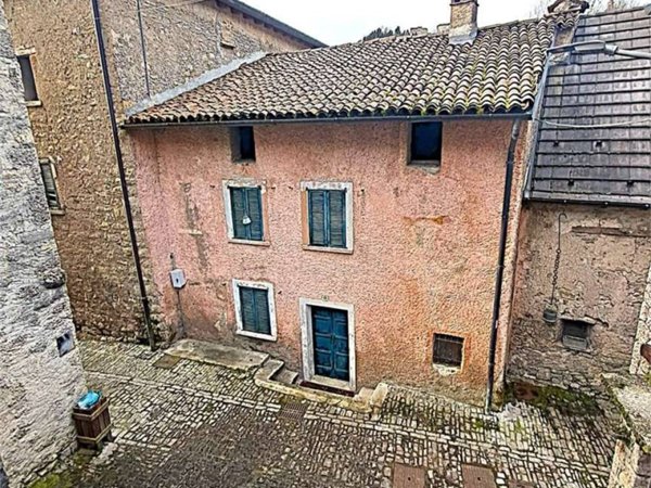 casa indipendente in vendita a Taleggio