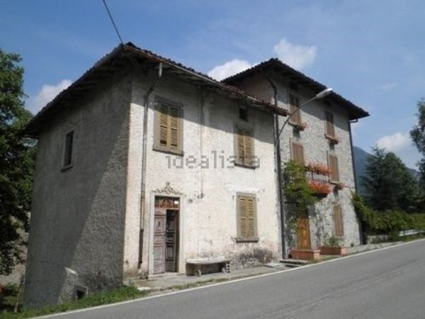 appartamento in vendita a Taleggio in zona Peghera
