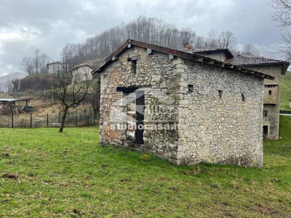appartamento in vendita a Taleggio in zona Sottochiesa