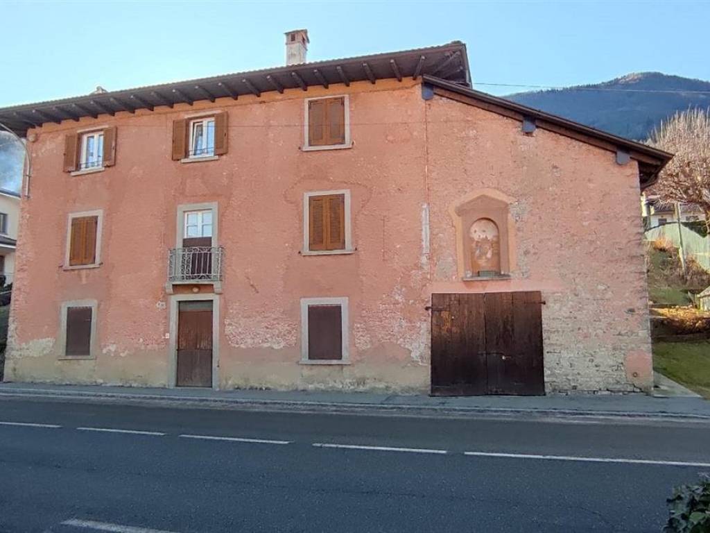 casa indipendente in vendita a Taleggio in zona Peghera