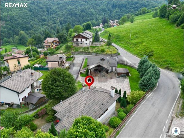 casa indipendente in vendita a Taleggio in zona Sottochiesa