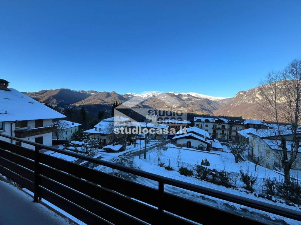 appartamento in vendita a Taleggio in zona Peghera