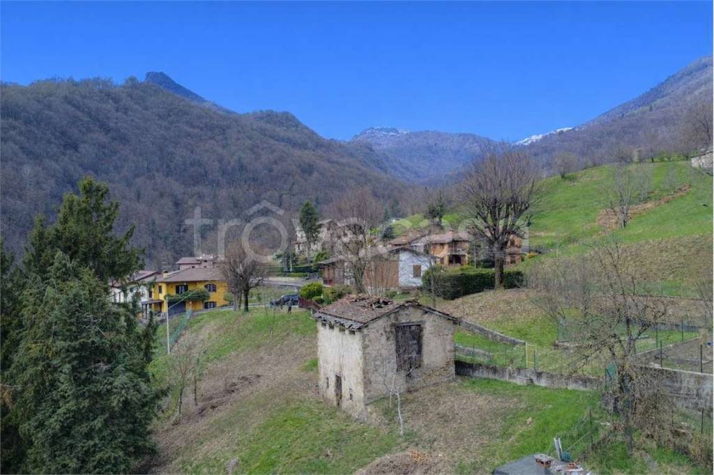 appartamento in vendita a Taleggio in zona Sottochiesa