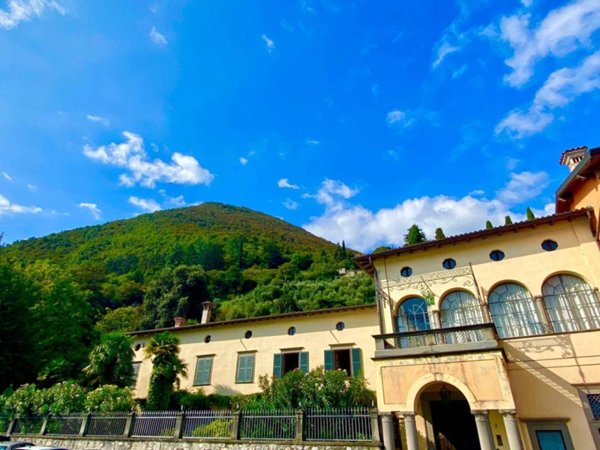 villa in vendita a Tavernola Bergamasca