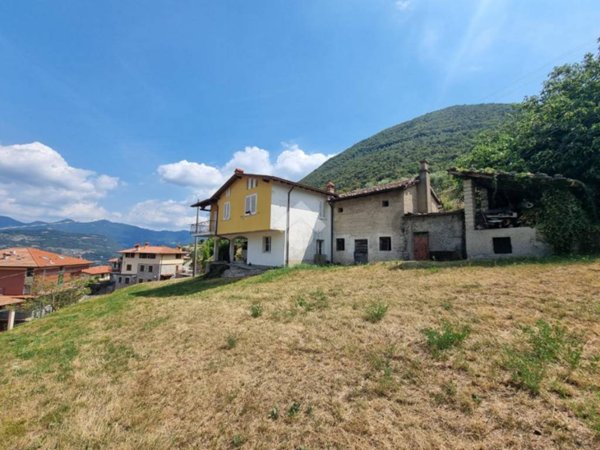 casa indipendente in vendita a Tavernola Bergamasca
