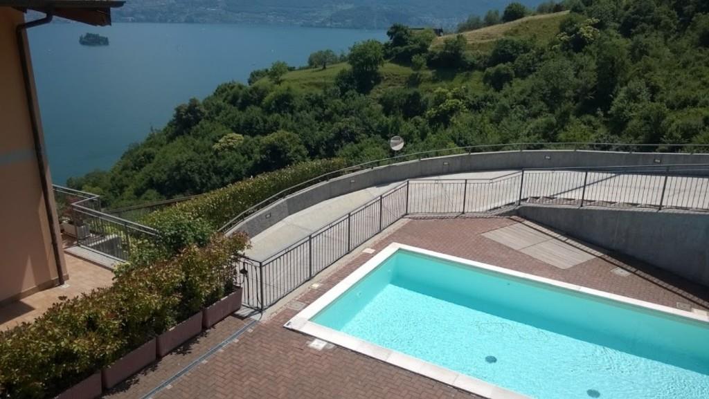 appartamento in vendita a Tavernola Bergamasca in zona Gallinarga