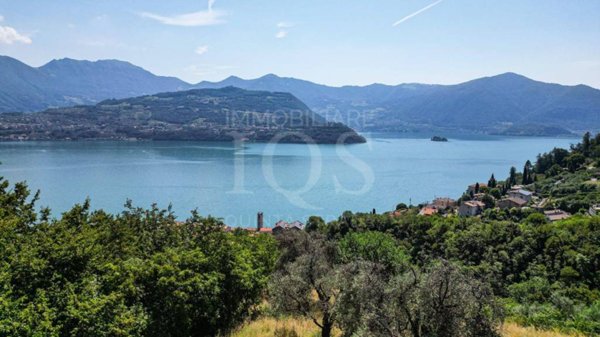terreno edificabile in vendita a Tavernola Bergamasca