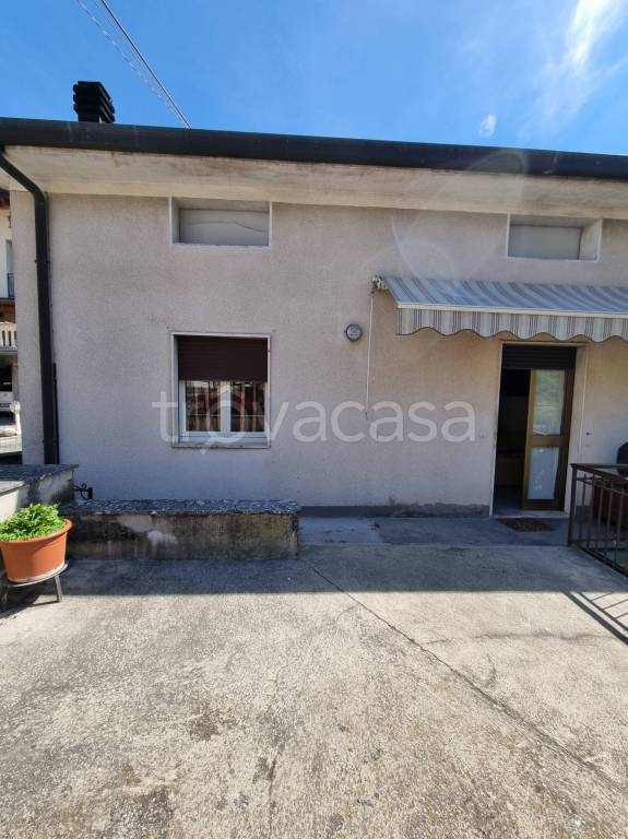 appartamento in vendita a Tavernola Bergamasca