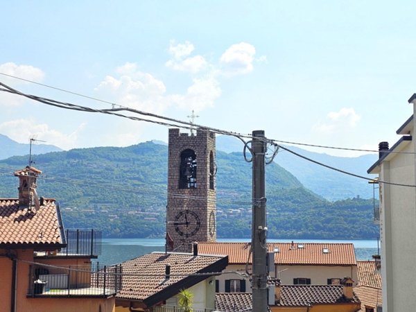 casa indipendente in vendita a Tavernola Bergamasca