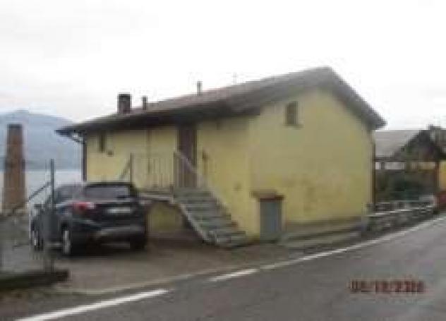 appartamento in vendita a Tavernola Bergamasca