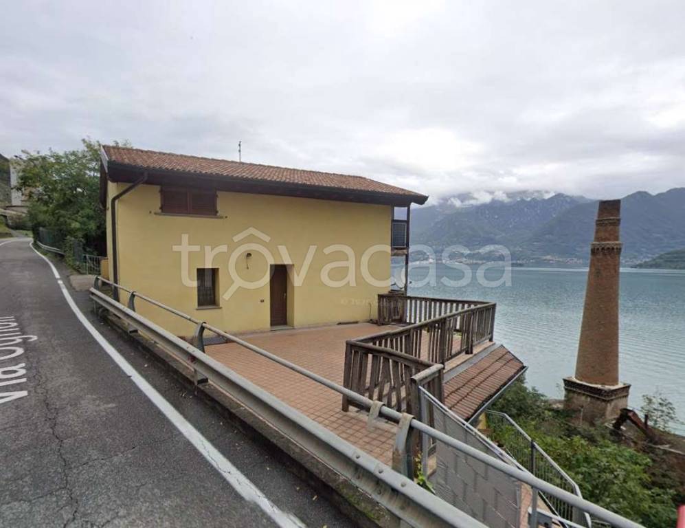 appartamento in vendita a Tavernola Bergamasca