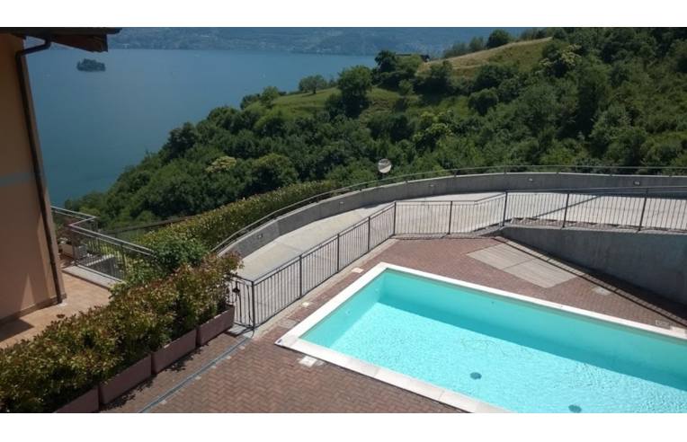 appartamento in vendita a Tavernola Bergamasca in zona Gallinarga