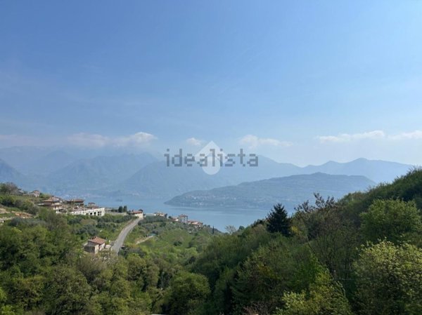 appartamento in vendita a Tavernola Bergamasca