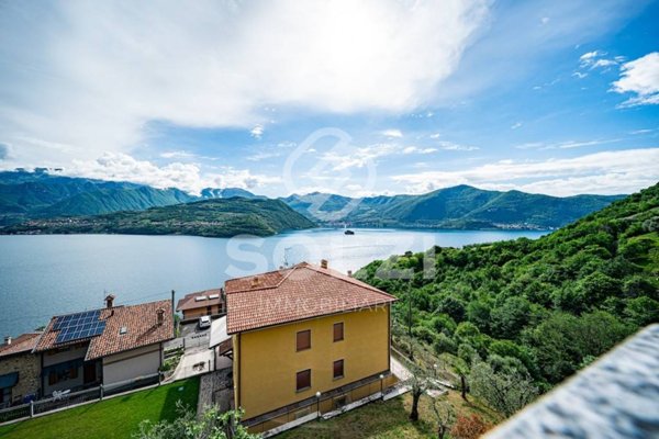 appartamento in vendita a Tavernola Bergamasca