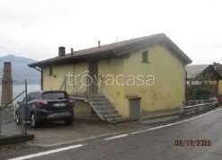 appartamento in vendita a Tavernola Bergamasca in zona Cambianica