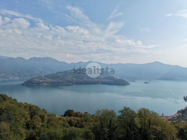 casale in vendita a Tavernola Bergamasca in zona Cambianica
