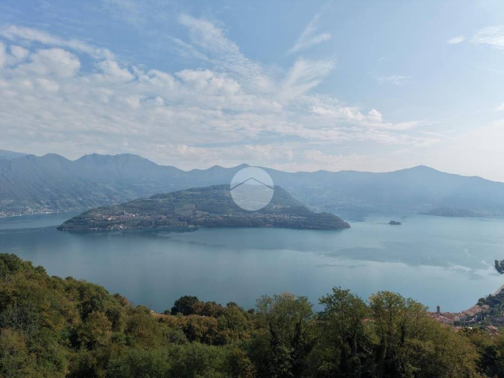 appartamento in vendita a Tavernola Bergamasca in zona Cambianica