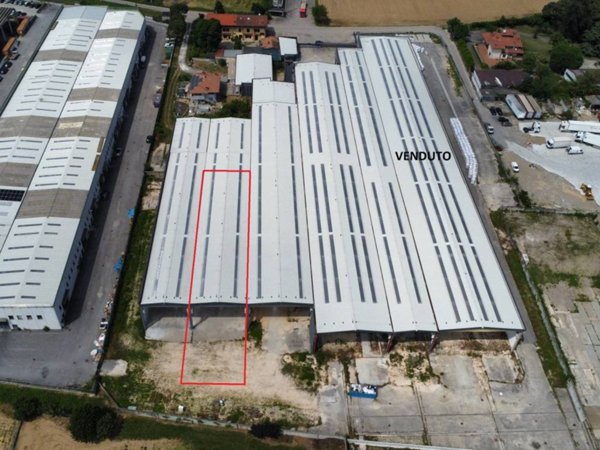 locale commerciale in vendita a Telgate
