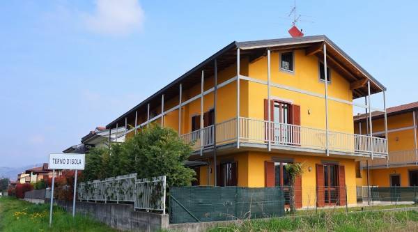 casa indipendente in vendita a Terno d'Isola