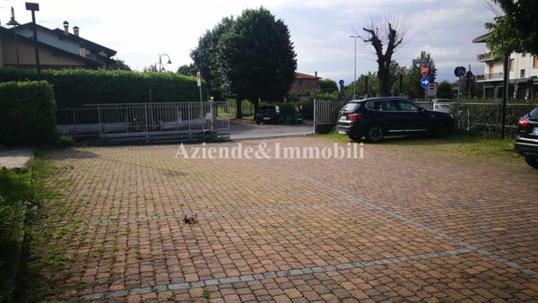 negozio in vendita a Terno d'Isola