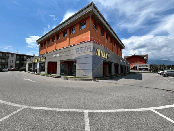 negozio in vendita a Terno d'Isola