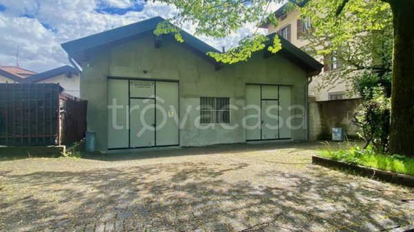 locale commerciale in vendita a Terno d'Isola