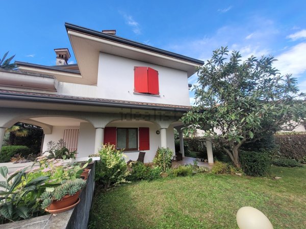casa indipendente in vendita a Terno d'Isola