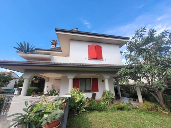 casa indipendente in vendita a Terno d'Isola