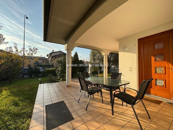 casa indipendente in vendita a Terno d'Isola