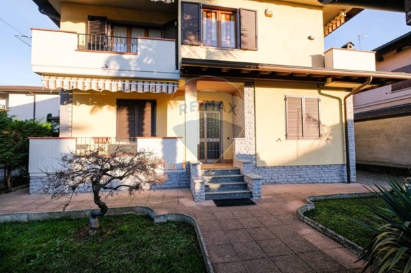 casa indipendente in vendita a Terno d'Isola