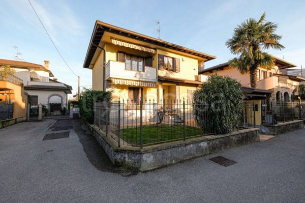 casa indipendente in vendita a Terno d'Isola