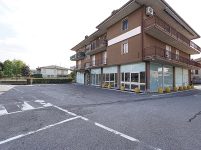 negozio in vendita a Terno d'Isola