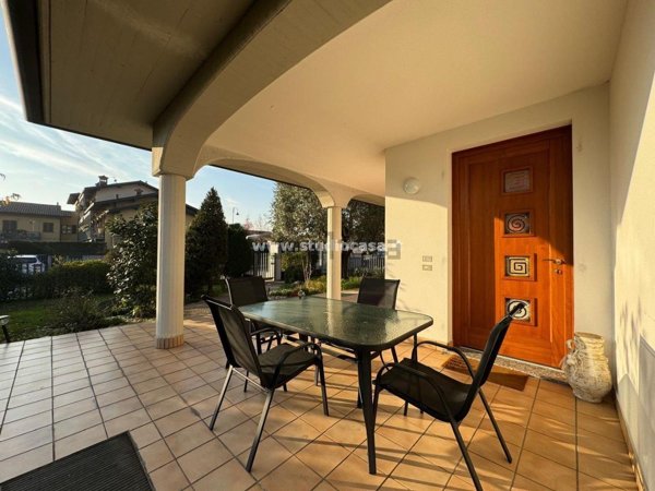 casa indipendente in vendita a Terno d'Isola