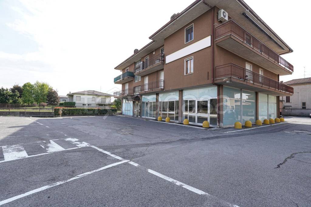 negozio in vendita a Terno d'Isola