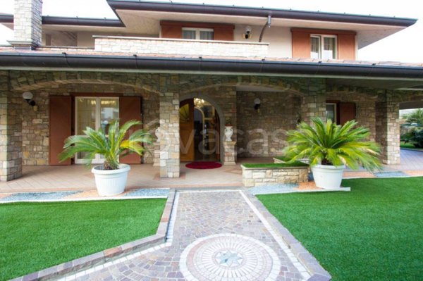 casa indipendente in vendita a Terno d'Isola