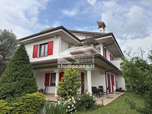 casa indipendente in vendita a Terno d'Isola