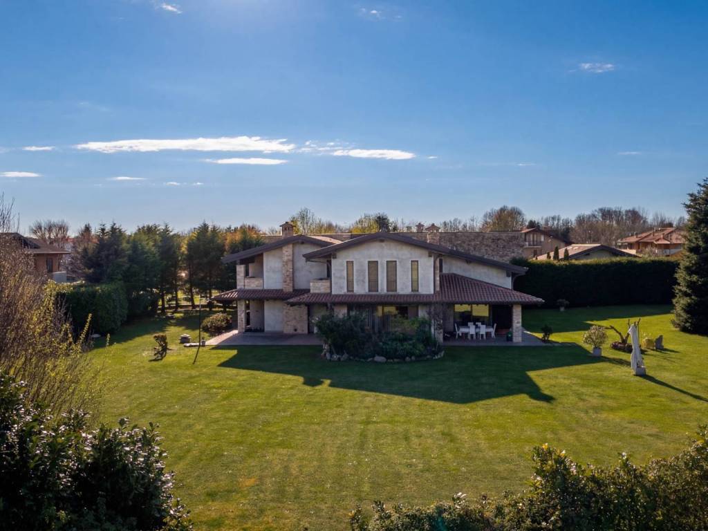 casa indipendente in vendita a Terno d'Isola