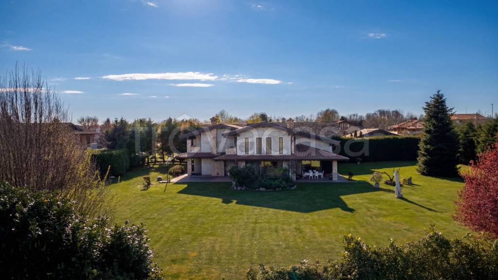 casa indipendente in vendita a Terno d'Isola