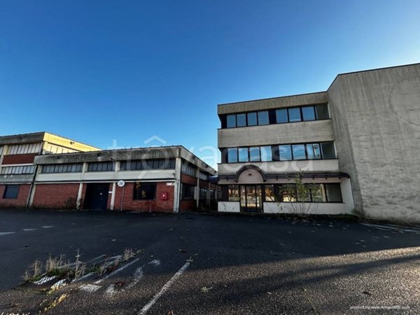 locale commerciale in vendita a Torre Boldone
