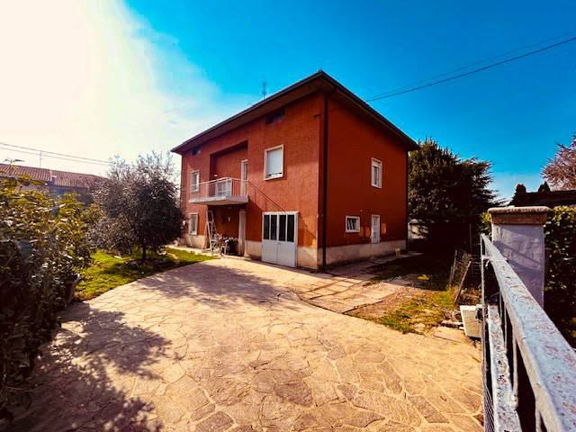 casa indipendente in vendita a Torre Boldone