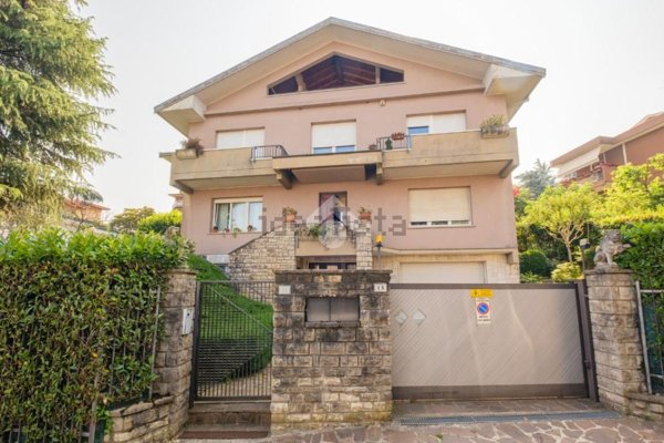 casa indipendente in vendita a Torre Boldone