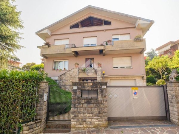 casa indipendente in vendita a Torre Boldone