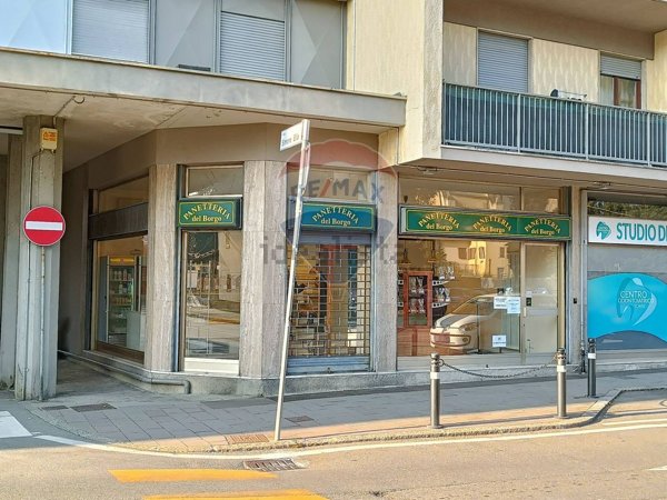 locale commerciale in vendita a Torre Boldone