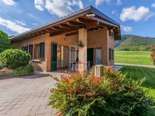 casa indipendente in vendita a Torre Boldone