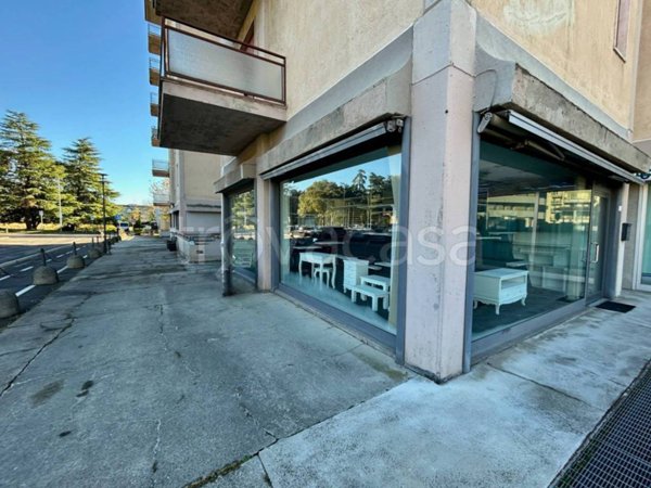 negozio in vendita a Torre Boldone