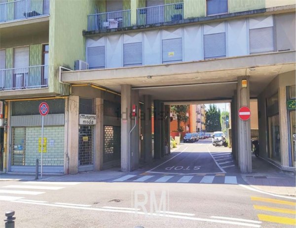 negozio in vendita a Torre Boldone