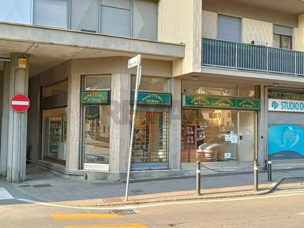 negozio in vendita a Torre Boldone