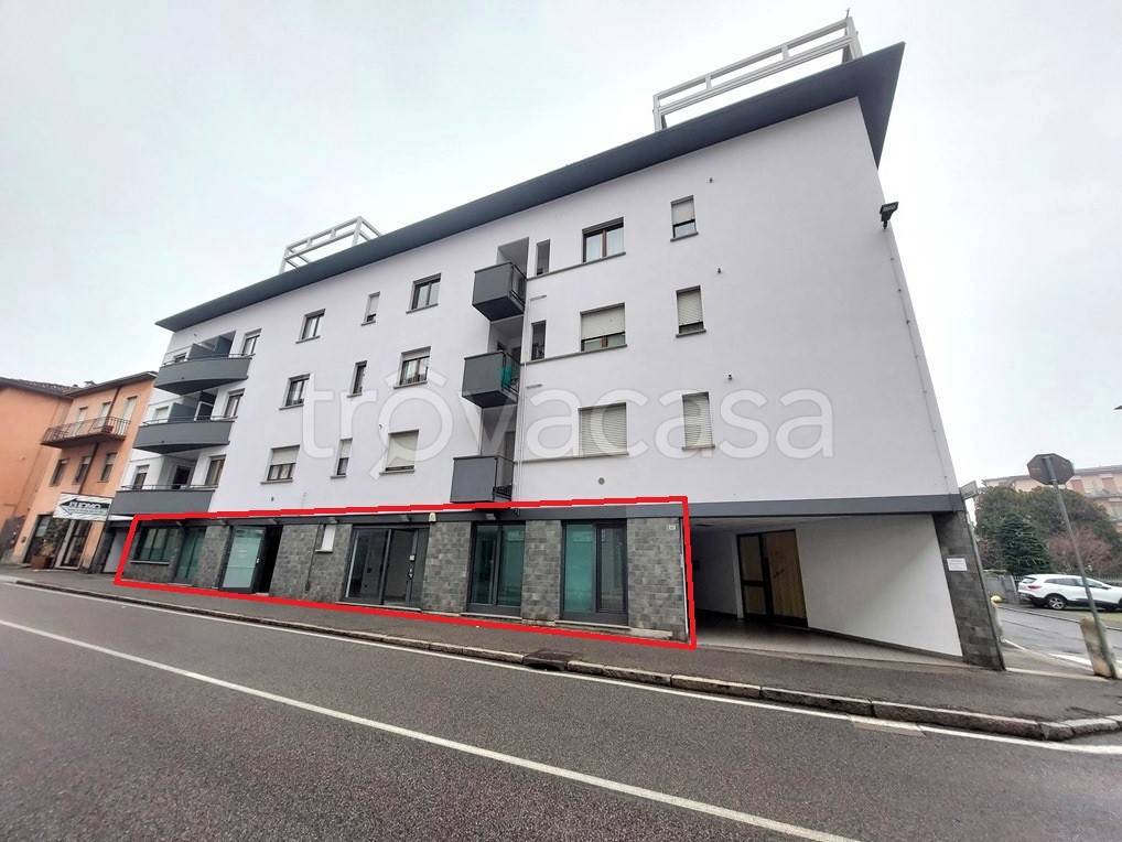 negozio in vendita a Torre Boldone