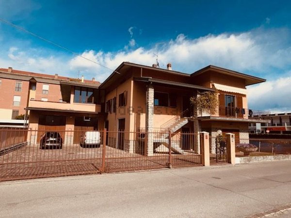 casa indipendente in vendita a Torre Boldone