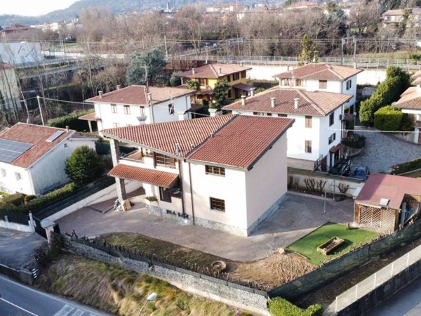 casa indipendente in vendita a Torre Boldone